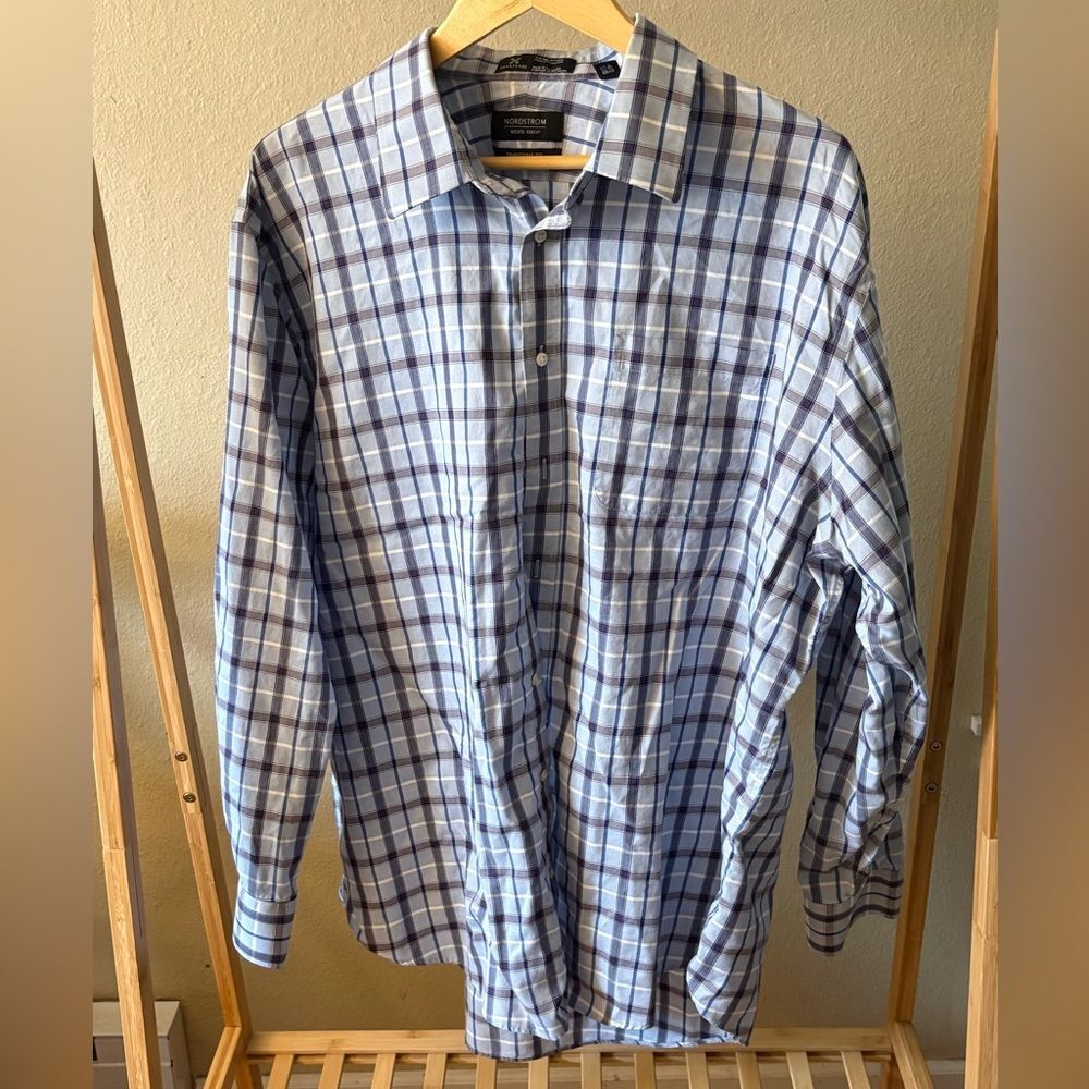 Nordstrom Men's Wrinkle Free Casual Blue and White Plaid Shirt  Neck 18